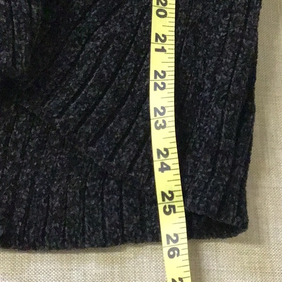 Jachs Girlfriend NWOT soft and cozy black sweater - Picture 9 of 9